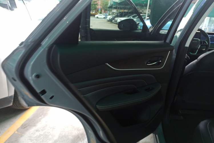 Used Venucia V DD-i 2023 60km iD Version
