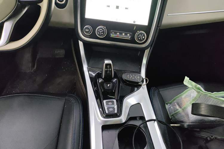 Used Lynk & Co 01 2017 2.0T Two-Wheel Drive Zhaopu Version
