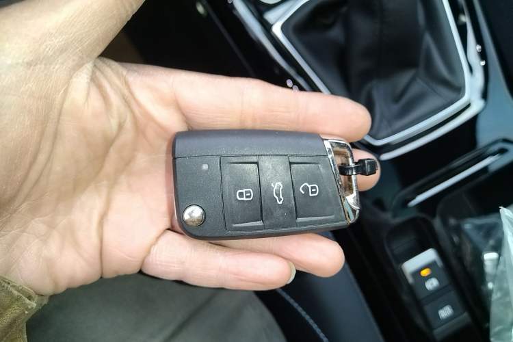 Used Volkswagen Tharu 2025 NewRui 300TSI Prestige Edition