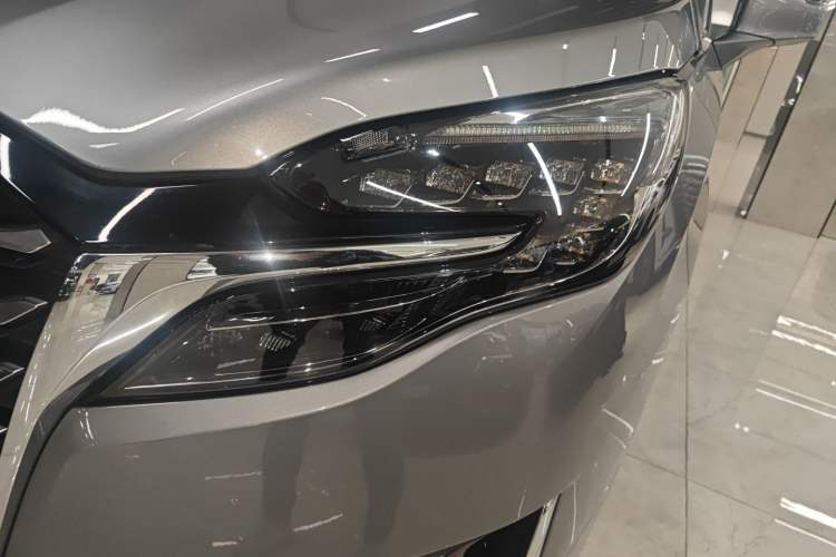 Used Buick GL8 2023 ES Lu Zun Deluxe Model
