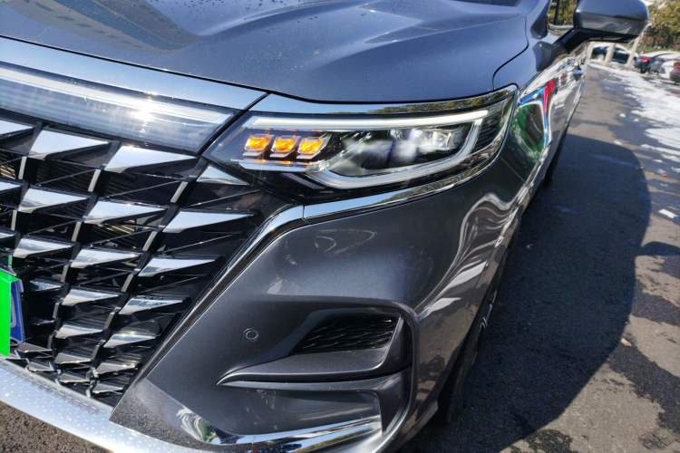 Used Roewe iMAX8 2023 400TGI Elite Edition
