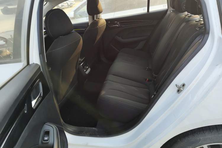 Used Roewe i5 2021 1.5L CVT Platinum Edition