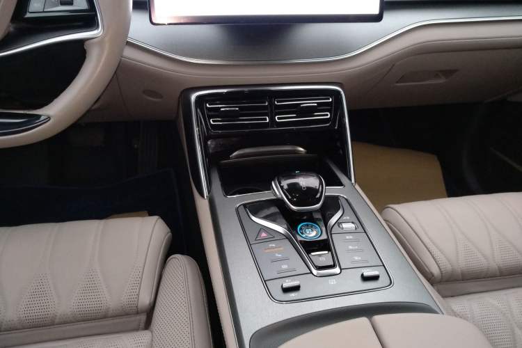 Used BYD Tang New Energy 2024 DM-i Glory Edition 112KM Flagship Model
