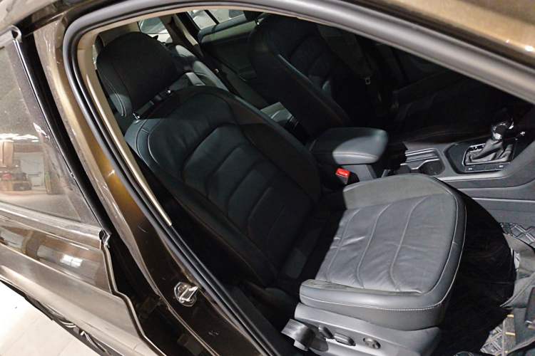 Used Volkswagen Tiguan L 2019 330TSI Automatic Two-Wheel Drive Panoramic Comfort Edition China V Standard
