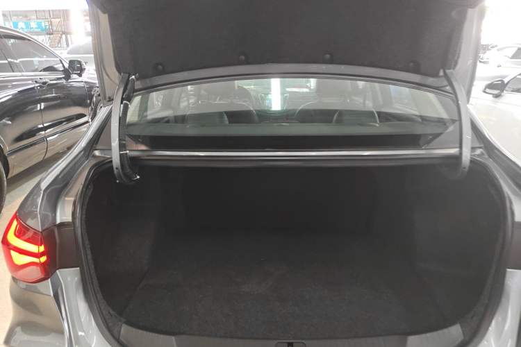 Used Chevrolet Monza 2020 Light Hybrid Redline 320T Dual-Clutch Joyful Edition
