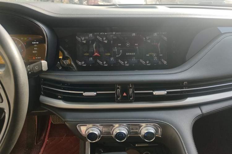 Used Changan CS95 2019 2.0T Two-Wheel-Drive Luxury Version
