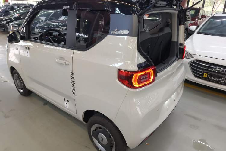 Used Wuling Hongguang MINIEV 2022 Macaron Premium Model – Lithium Iron Phosphate