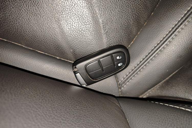 Used  Cherokee 2019 2.0T Two-Wheel Drive Smart Enjoyment Version China V
