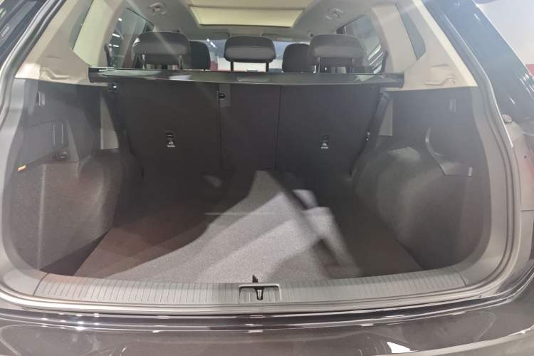 Used Volkswagen Tiguan L 2024 300TSI Automatic Two-Wheel Drive Smart Edition
