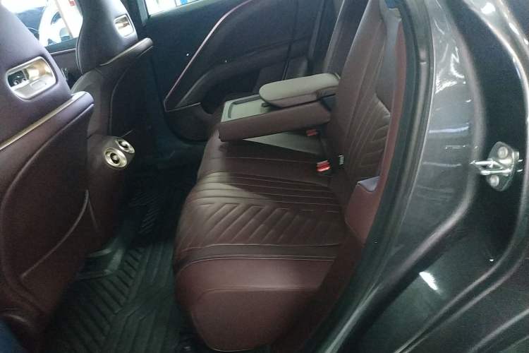 Used  11 2023 HarmonyOS Version Smart Enjoyment Upgrade Model 90-Degree Rear-Wheel Drive Edition
