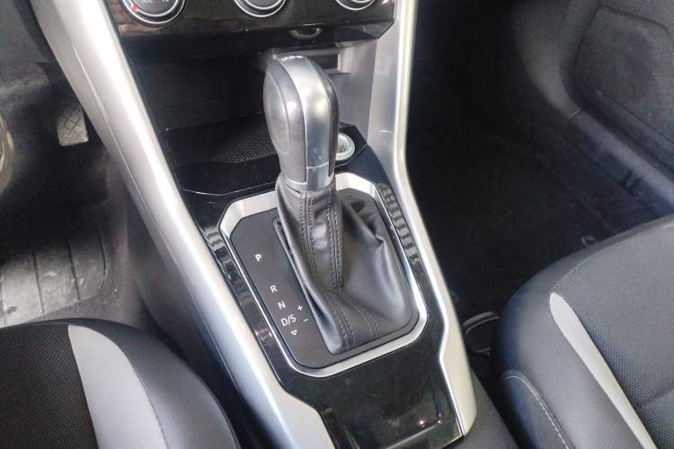 Used Volkswagen T-ROC 2019 230TSI DSG Two-Wheel-Drive Advanced Version China VI Standard