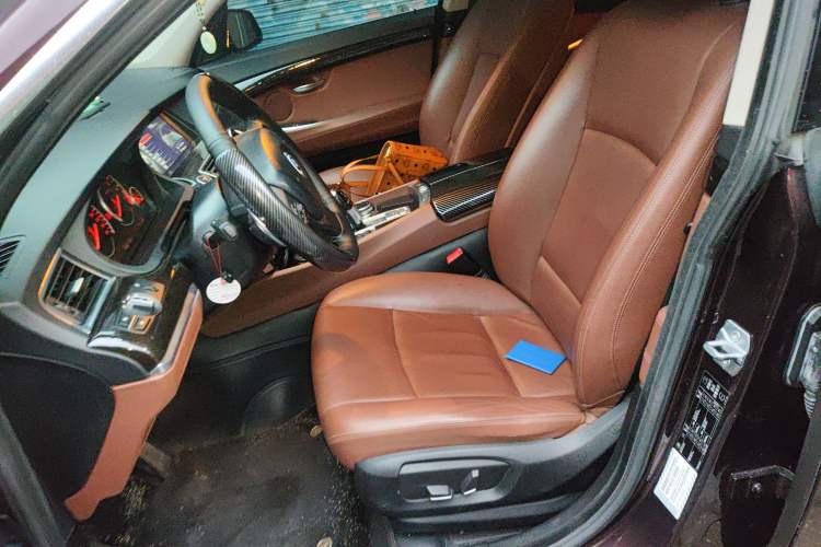 Used BMW 5 Series 2014 535Li Leading Model
