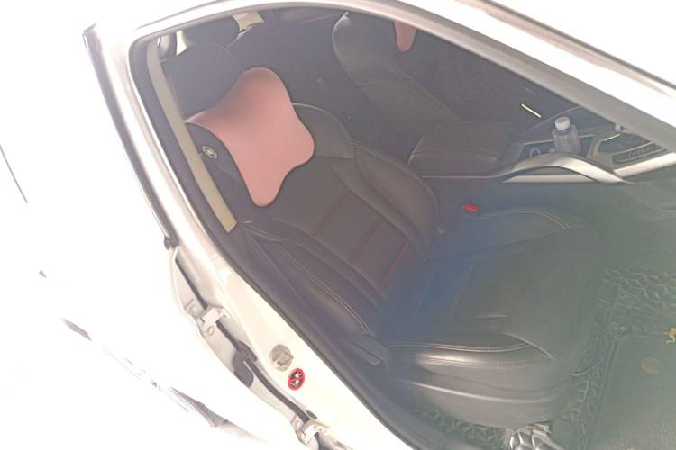 Used Geely Auto Emgrand X7 Sport 2020 1.8TD DCT Two-Wheel Drive Smart Connect 4G-Enabled Version
