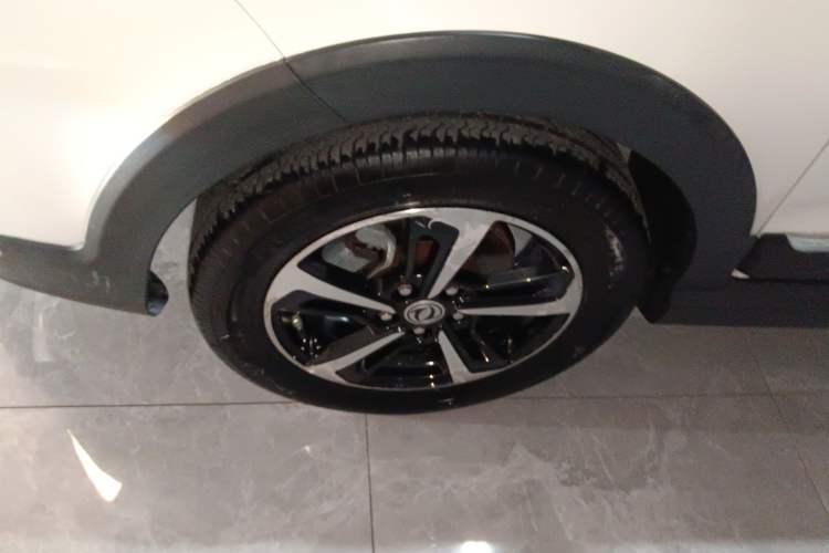 Used Dongfeng Fengon 370 2020 S370 1.5L CVT Luxury Model 5 Seats