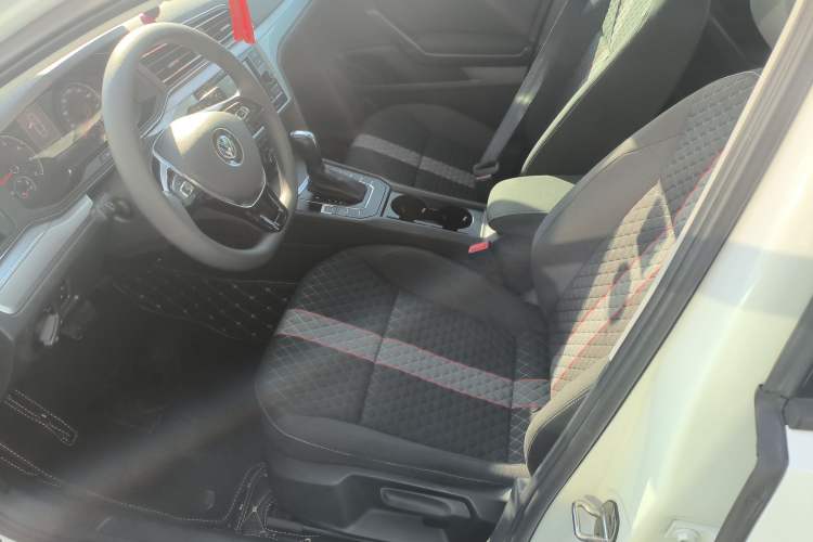 Used Volkswagen Lamando 2019 230TSI DSG Fashion Edition China VI