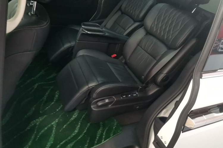 Used Honda Elysion 2019 2.0L Hybrid Luxury Edition