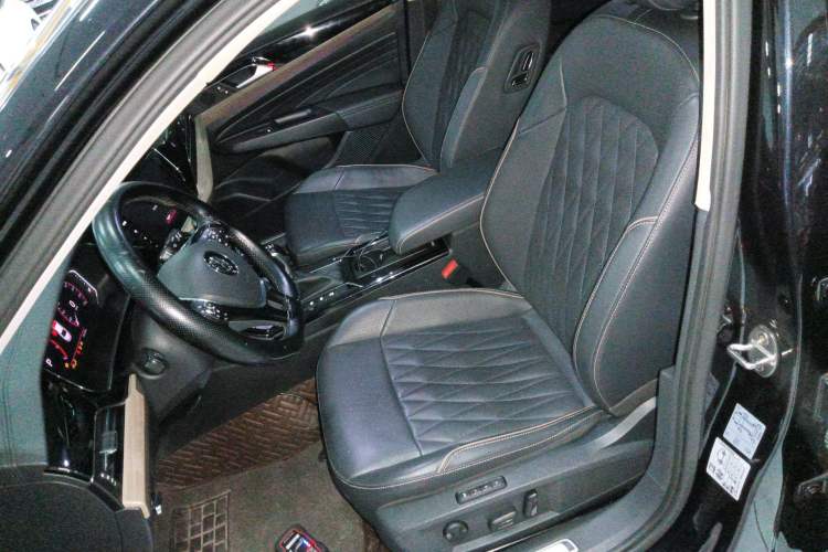 Used Volkswagen Passat 2020 330TSI Luxury Edition China VI
