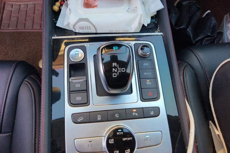 Used BYD Tang New Energy 2019 DM 2.0T All-Wheel Drive Smart Connectivity Enjoyment Model 7 Seats China VI Standard