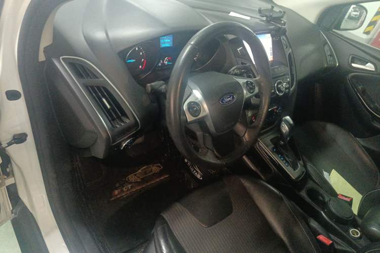 Used Ford Focus 2012 Sedan 1.6L Automatic Fashion Edition
