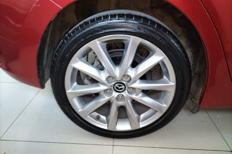 Used Mazda Mazda 3 Axela 2017 Hatchback 2.0L Automatic Luxury Model Emission Standard China V
