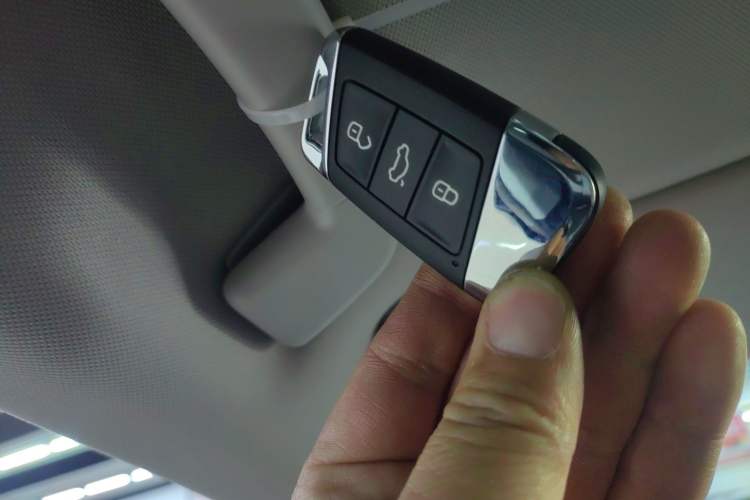 Used Volkswagen Magotan 2025 Zhongxiang Version 330TSI DSG Luxury Edition
