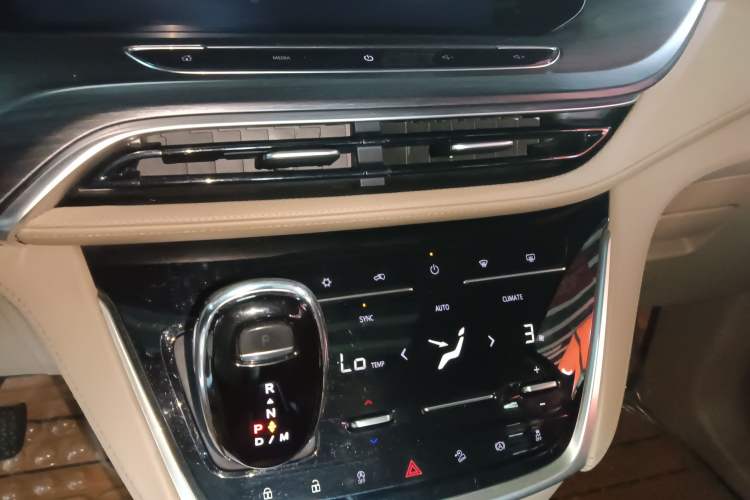 Used Buick GL8 2021 ES Land Cruiser 653T Luxury Edition
