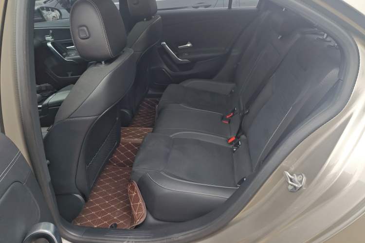 Used Mercedes-Benz A-Class 2022 Revised Version A 200 L Sport Sedan Fashionable Style