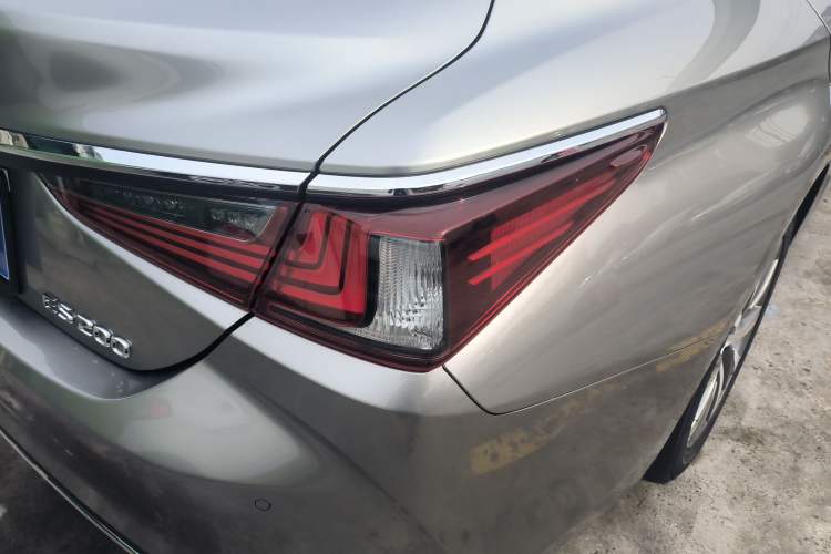 Used Lexus ES 2020 200 Excellence Edition
