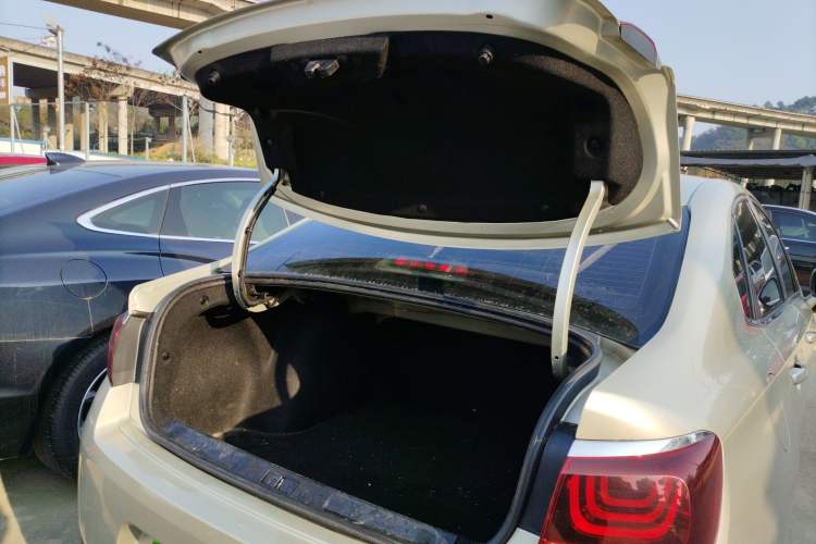 Used Citroen C4 Sega 2018 1.6L Manual Luxury Model
