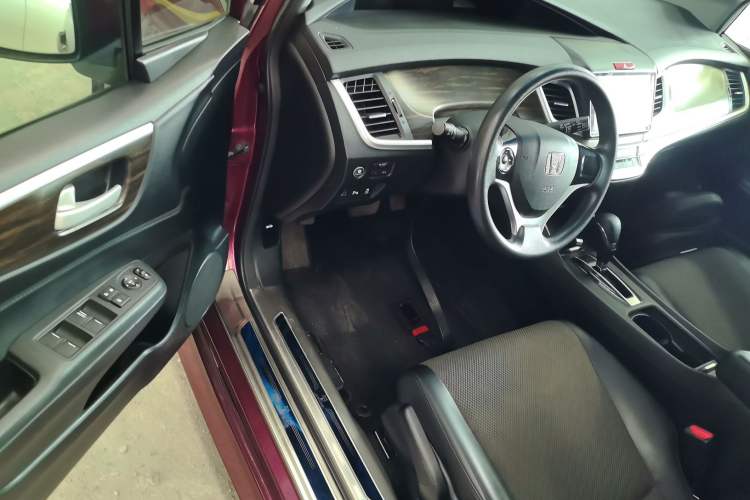 Used Honda Jade 2017 1.8L automatic Comfort version 5 seats