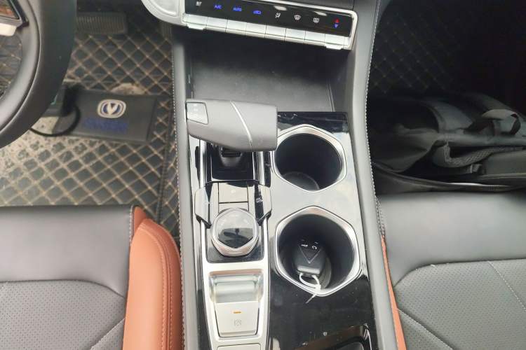 Used Changan Eado 2022 PLUS Blue Whale NE 1.4T GDI DCT Prestige Edition
