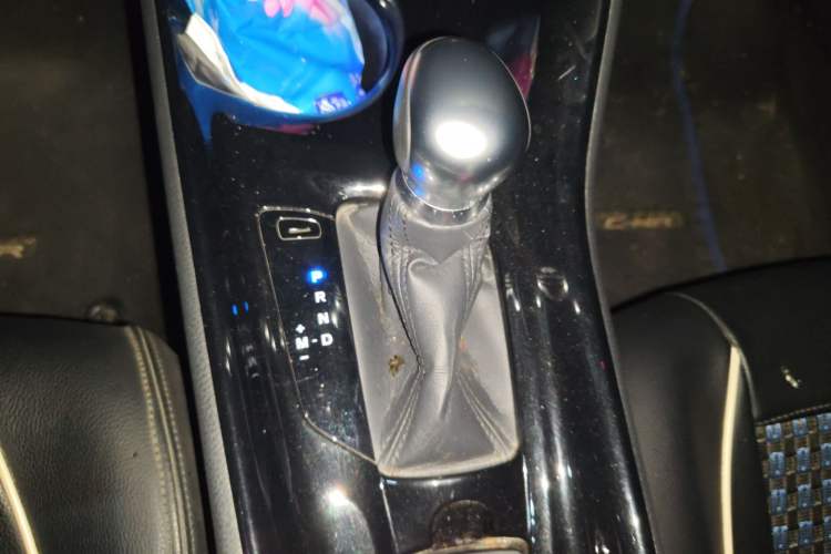 Used Toyota C-HR 2018 2.0L Leading with Sunroof China VI Standard
