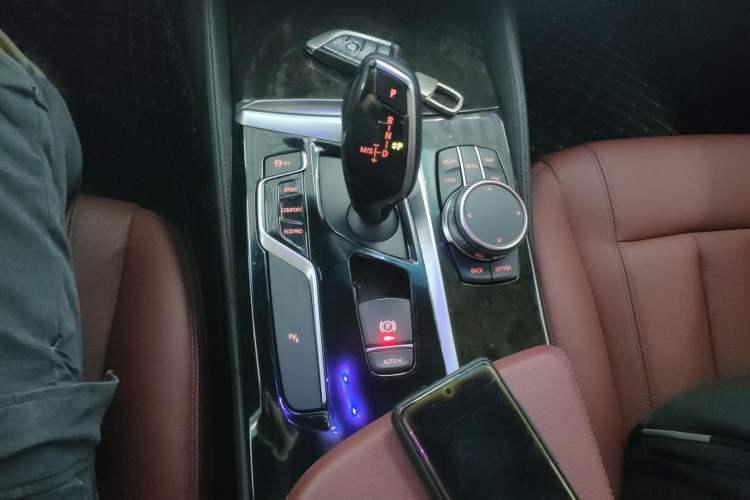 Used BMW 5 Series 2018 Restyled 530Li Leading Edition M Sport Package