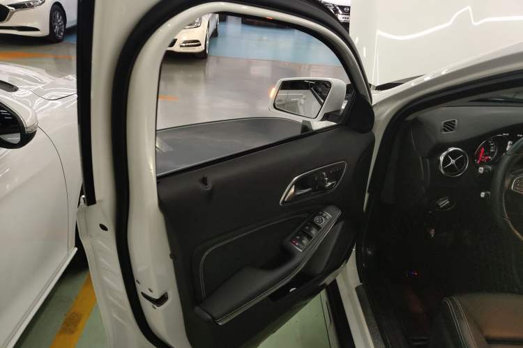 Used Mercedes-Benz GLA 2017 GLA 200 Fashion Model