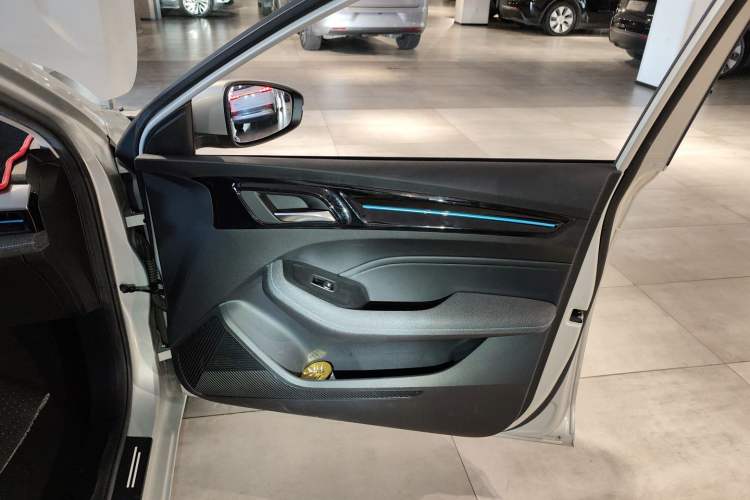 Used Roewe Ei5 2021 500 Admiration Edition
