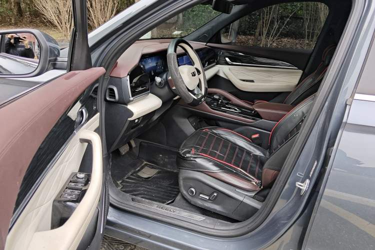 Used Geely Auto Monjaro L 2021 2.0TD DCT EVO Two-Wheel Drive Prestige Version
