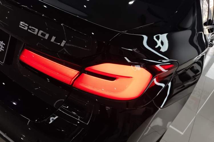 Used BMW 5 Series 2021 530Li Leading Luxury Package