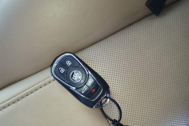 Used Buick GL8 2017 ES 28T Luxury Model China V Standard