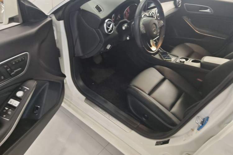 Used Mercedes-Benz CLA 2015 CLA 200
