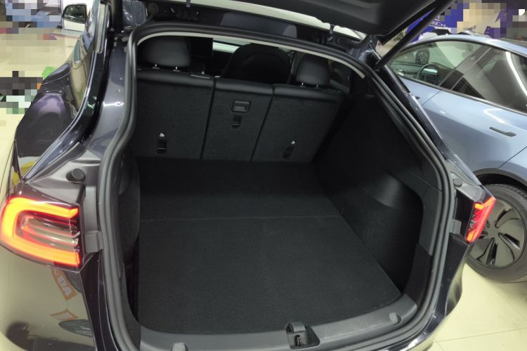 Used Tesla Model Y 2024 Long-Range All-Wheel-Drive Version
