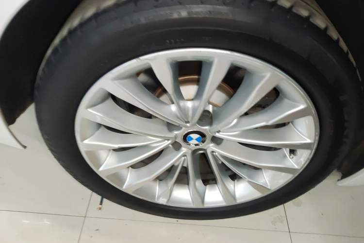 Used BMW 5 Series 2018 525Li Luxury Package
