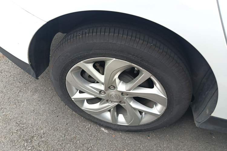 Used Buick Velite 6 2023 430km Range Commuter Version
