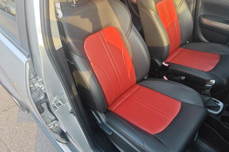 Used Haval H1 2016 Red-Label 1.5L AMT Luxury Model
