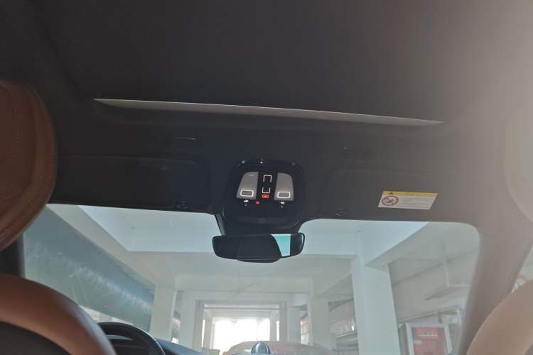 Used Volvo XC60 New Energy 2024 T8 Plug-in Hybrid Long-Range All-Wheel Drive Smart Luxury Edition