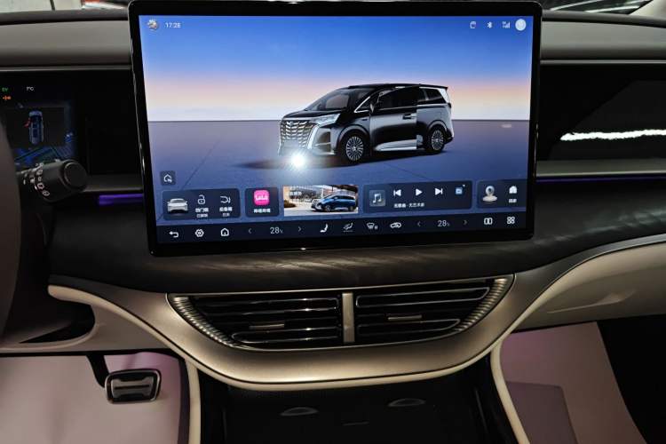 Used Denza D9 2025 DM-i Intelligent Drive 1020 Four-Wheel Drive Prestige Model