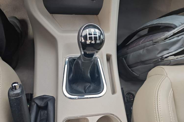 Used FORTHING Lingzhi 2020 M5L 1.6L Luxury 7-Seater
