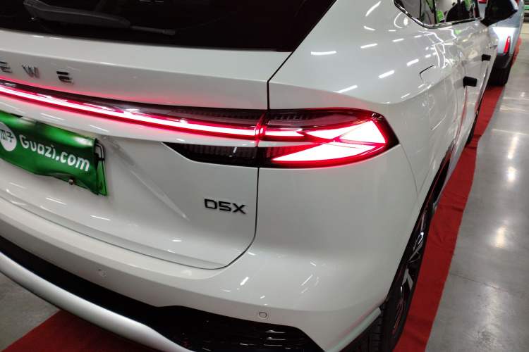 Used Roewe D5X DMH 2024 135 Tech Edition
