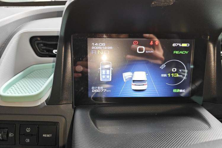 Used Wuling Hongguang MINIEV 2022 Macaron Premium Model – Lithium Ternary Battery
