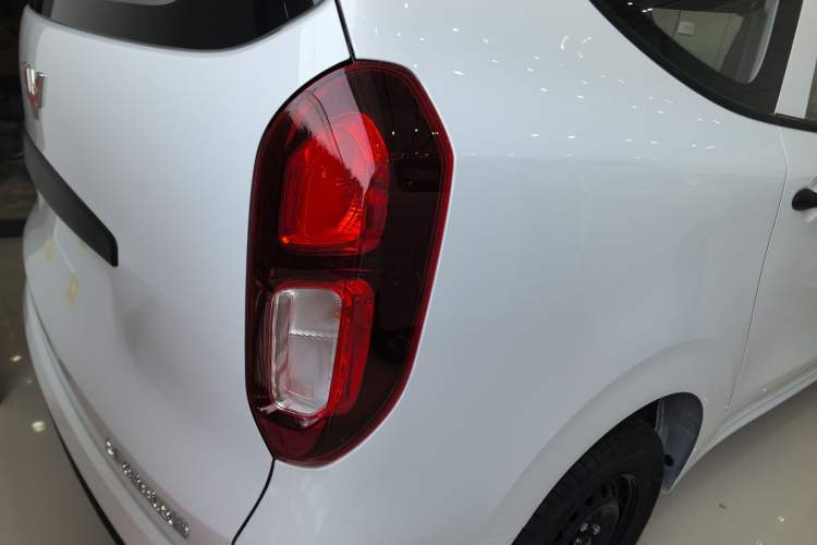 Used Wuling Hongguang New Energy 2024 All-Electric Model 300KM Practical Version
