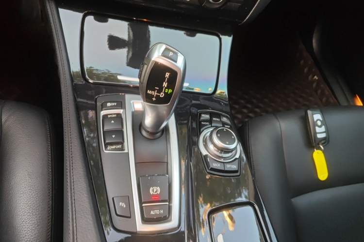 Used BMW 5 Series 2014 520Li Elegant Model
